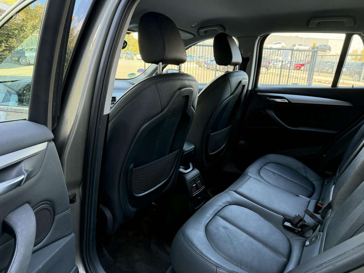 BMW X1, 2.0 l., off-road / crossover