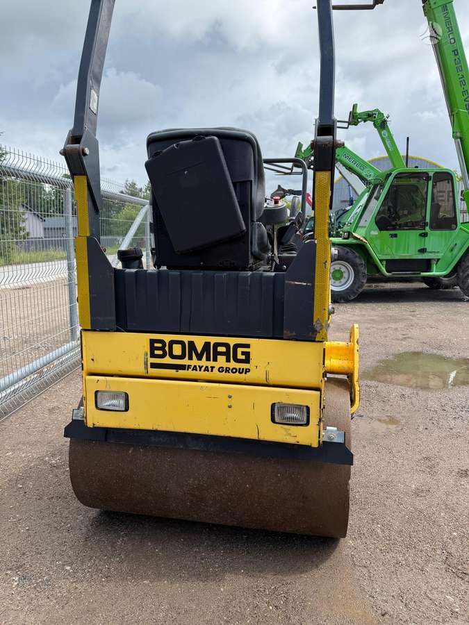 Bomag BW120AD-4, vibrator / compactor