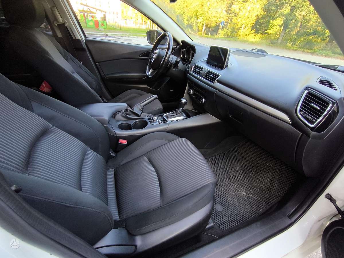 Mazda 3, 2.2 l., Хэтчбек