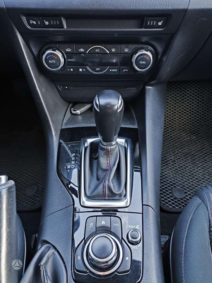 Mazda 3, 2.2 l., hatchback