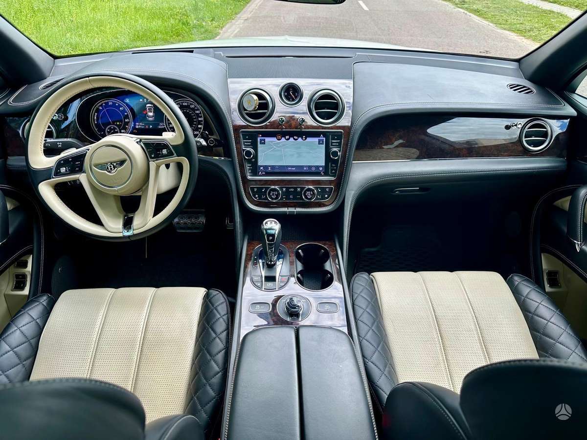 Bentley Bentayga, 3.0 l., Внедорожник / Кроссовер