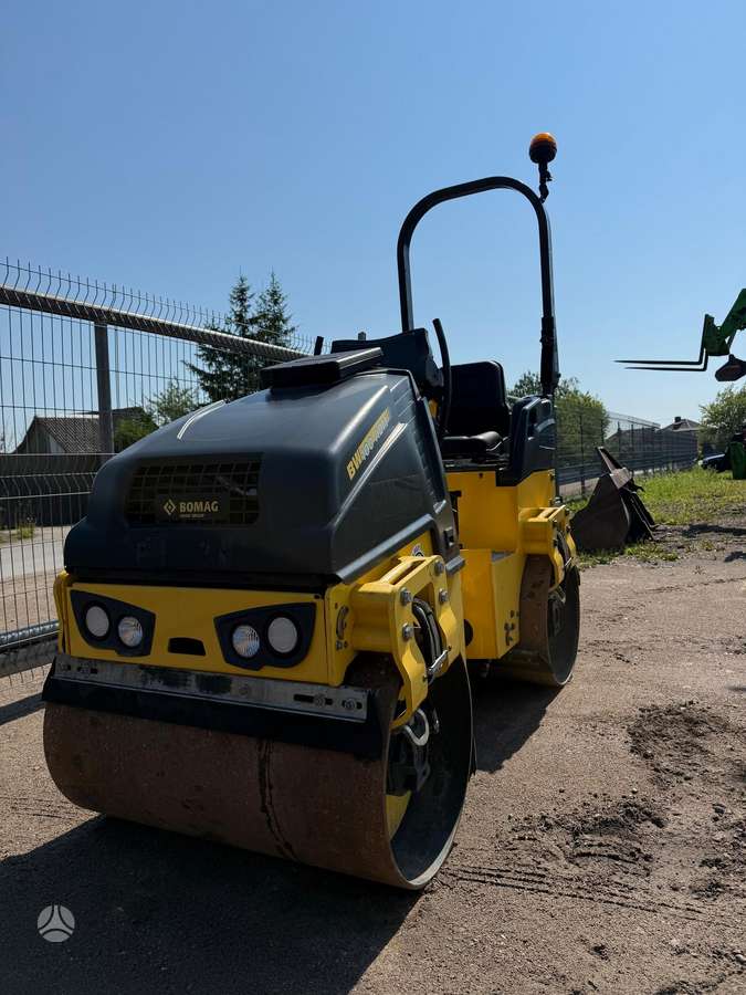 Bomag BW100ADM-5, vibrator / compactor
