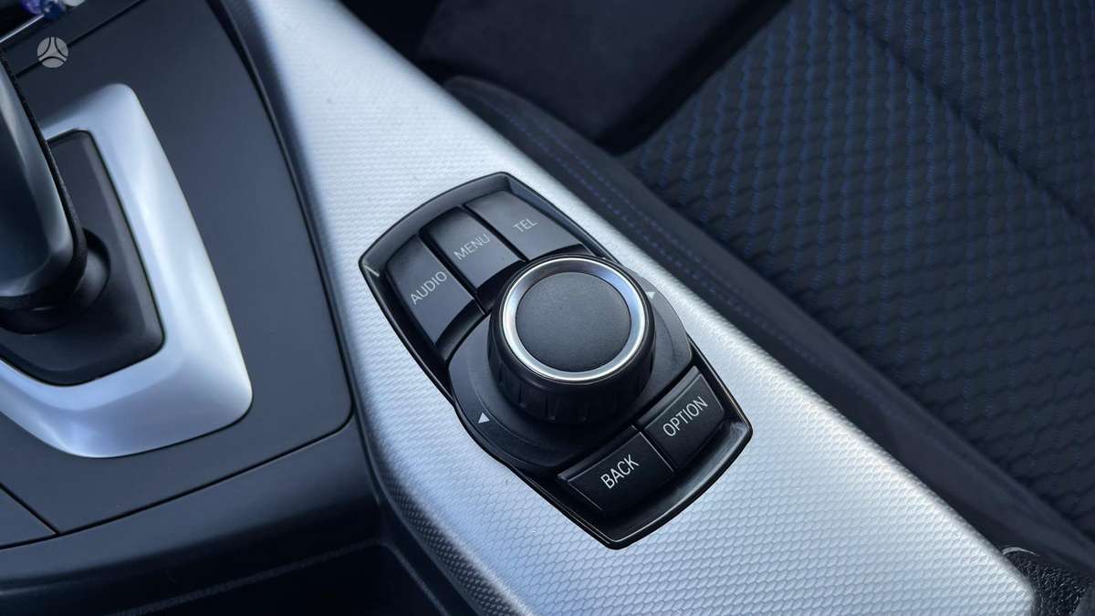 BMW 116, 2.0 l., hatchback
