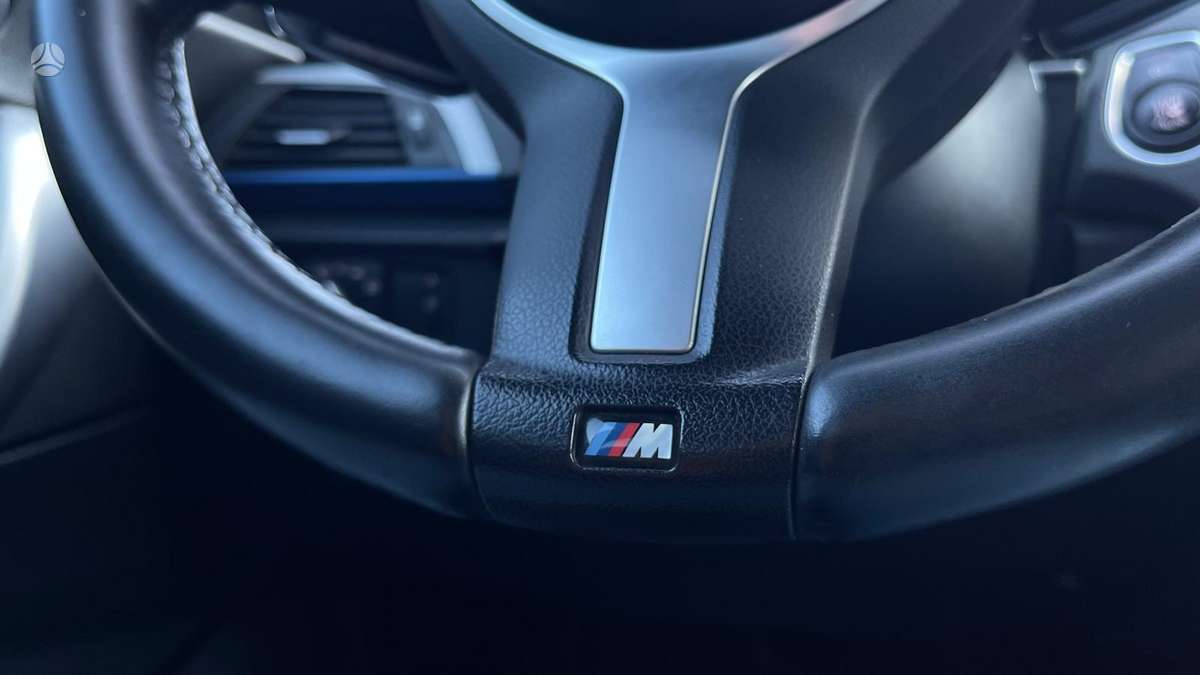 BMW 116, 2.0 l., hatchback