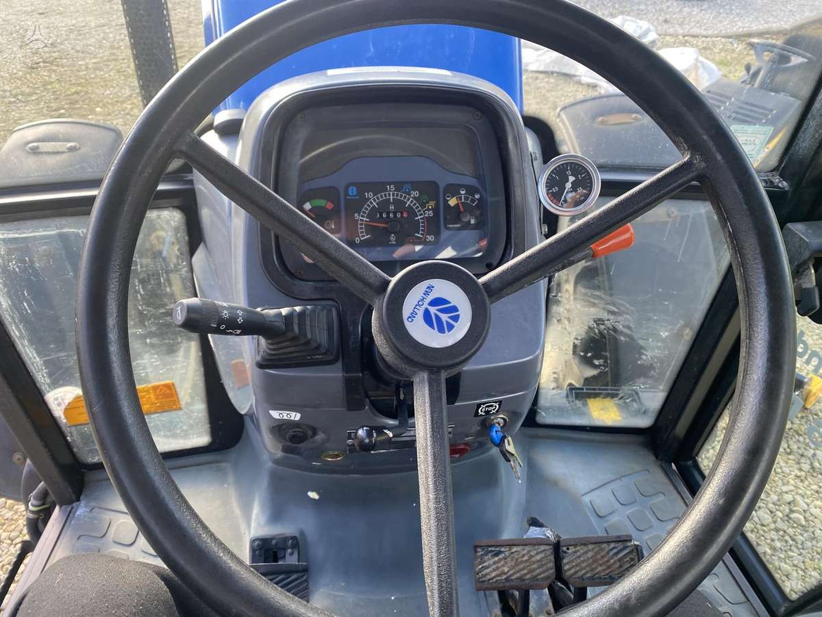 New Holland TD95D, traktoriai