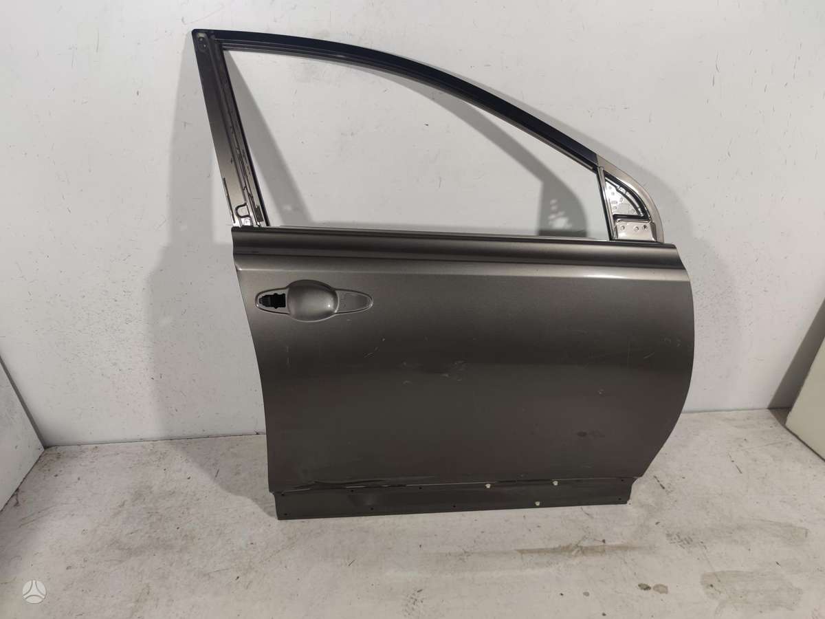 Toyota RAV4 двери