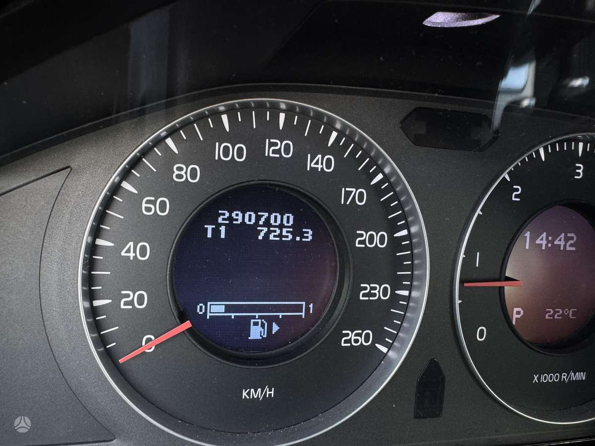 Volvo V70, 2.4 l., wagon
