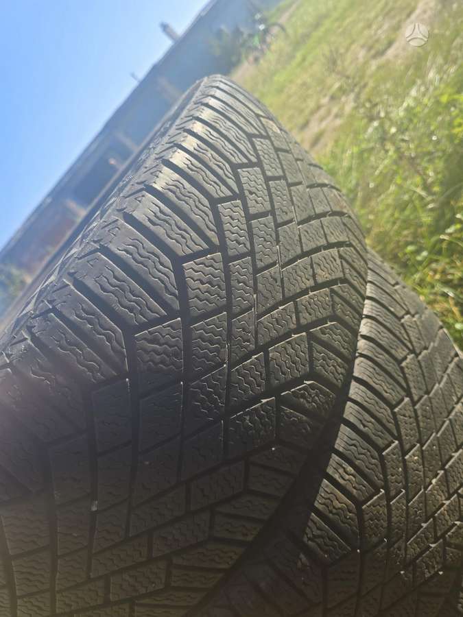 Continental, žieminės 235/45 R19