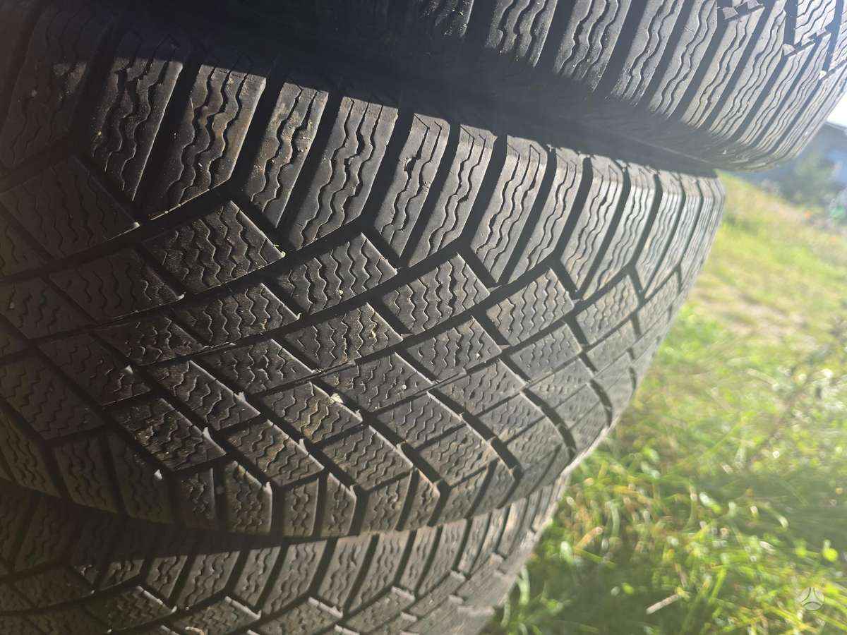 Continental, žieminės 235/45 R19