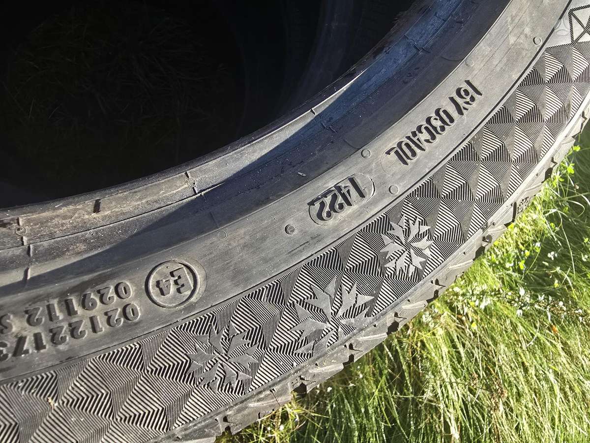 Continental, žieminės 235/45 R19