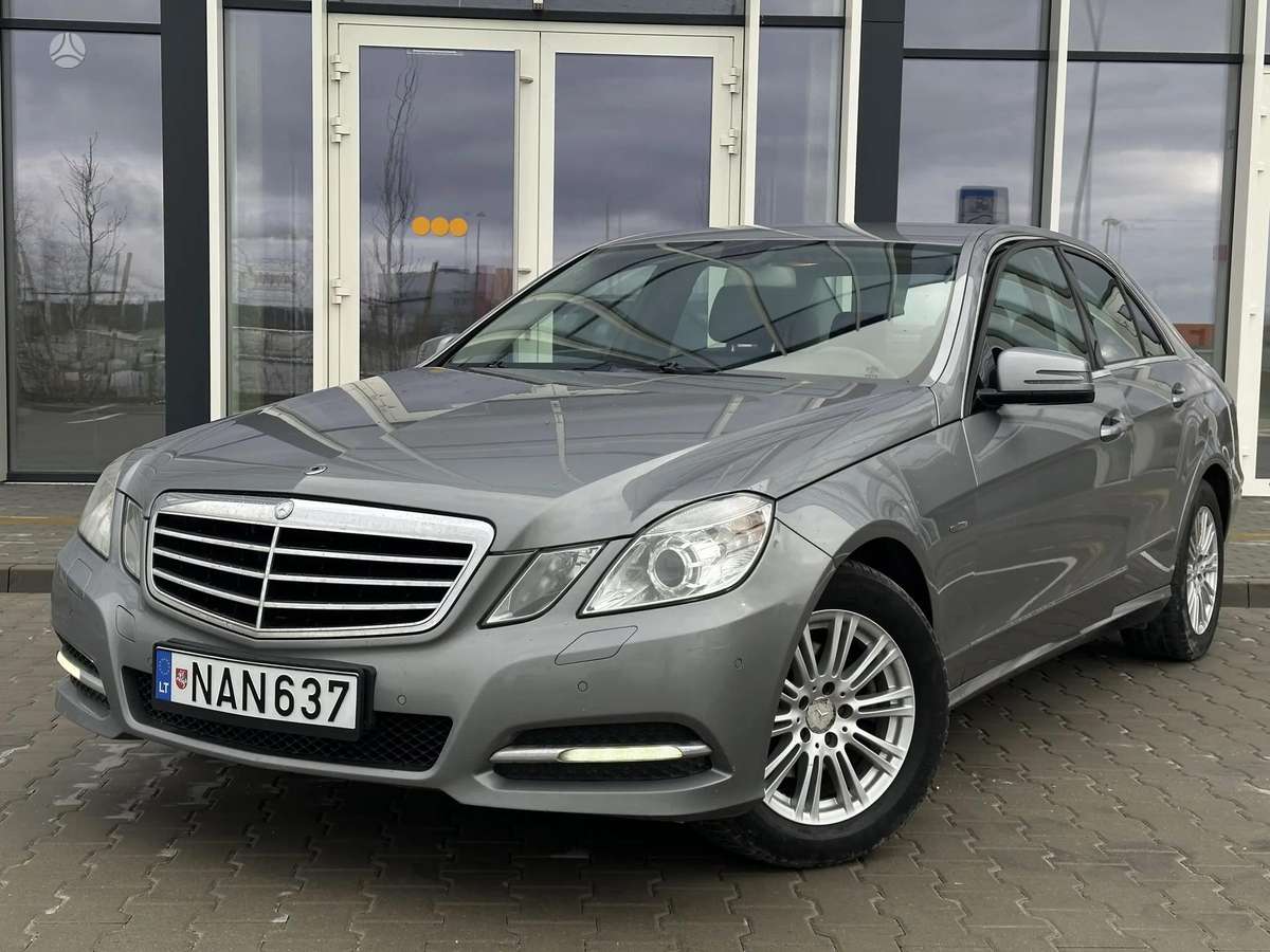 Mercedes-Benz E200, 2.1 l., Седан
