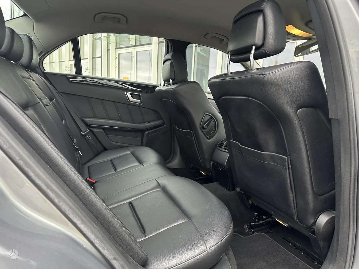Mercedes-Benz E200, 2.1 l., Седан