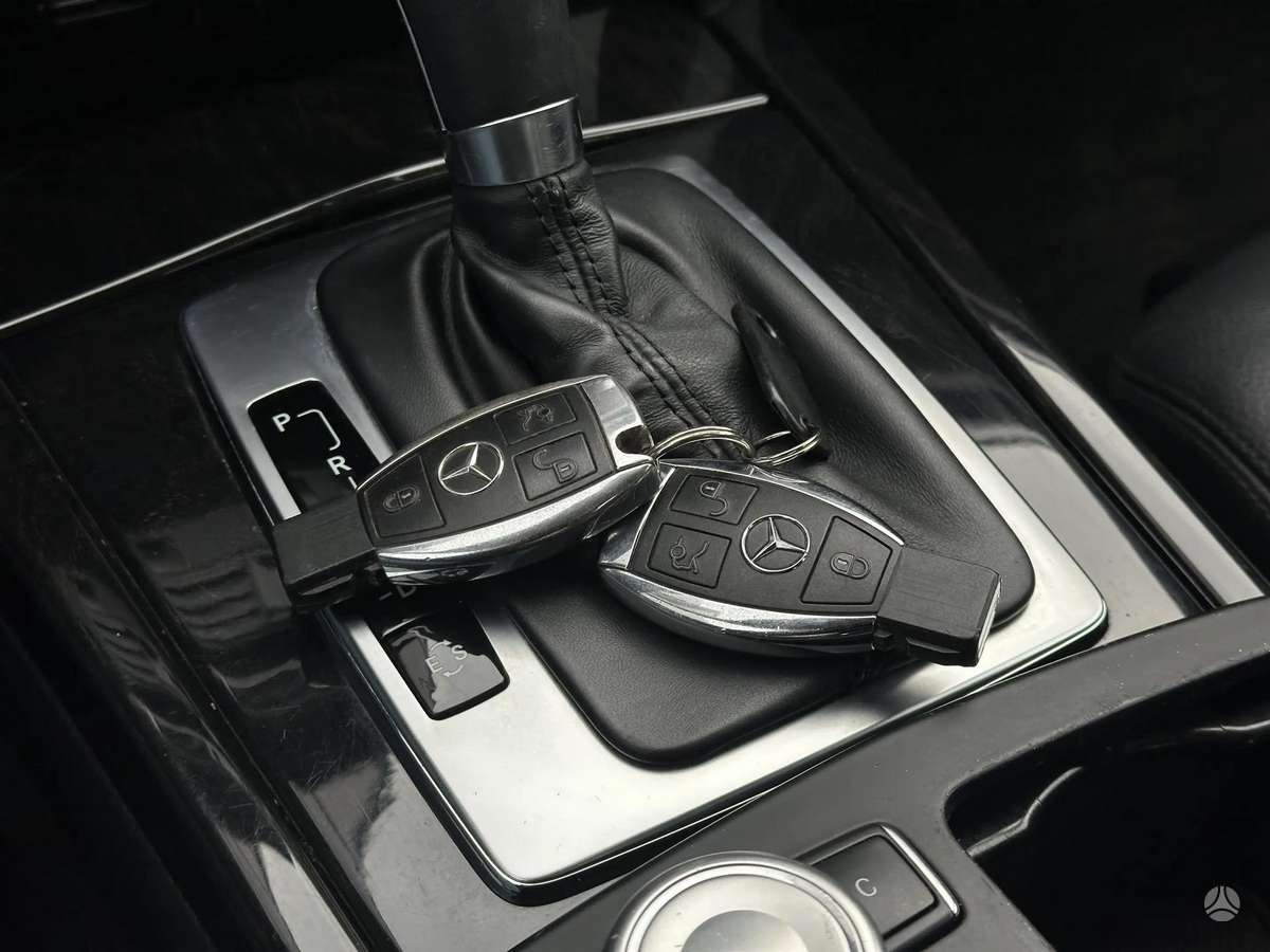 Mercedes-Benz E200, 2.1 l., Седан