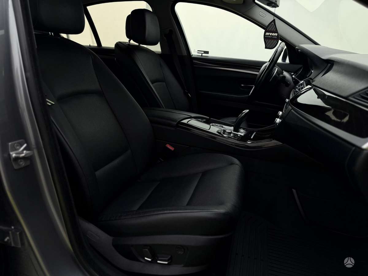 BMW 528, 2.0 l., Седан