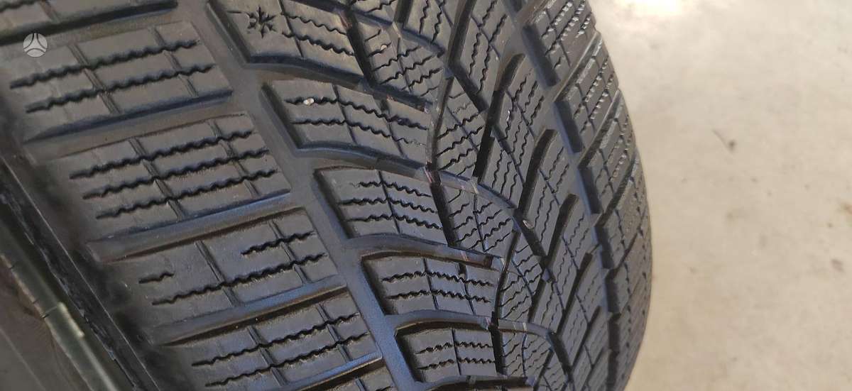 Goodyear Ultra Grip  Performance +, winter 245/45 R18
