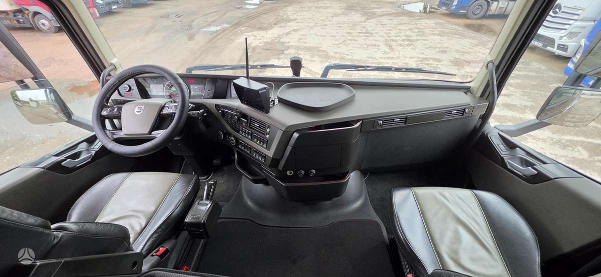 Volvo FH 540 6x4, самосвалы