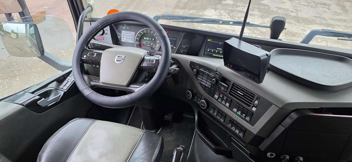 Volvo FH 540 6x4, самосвалы