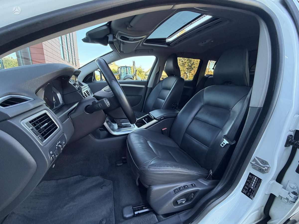 Volvo XC70, 2.4 l., wagon