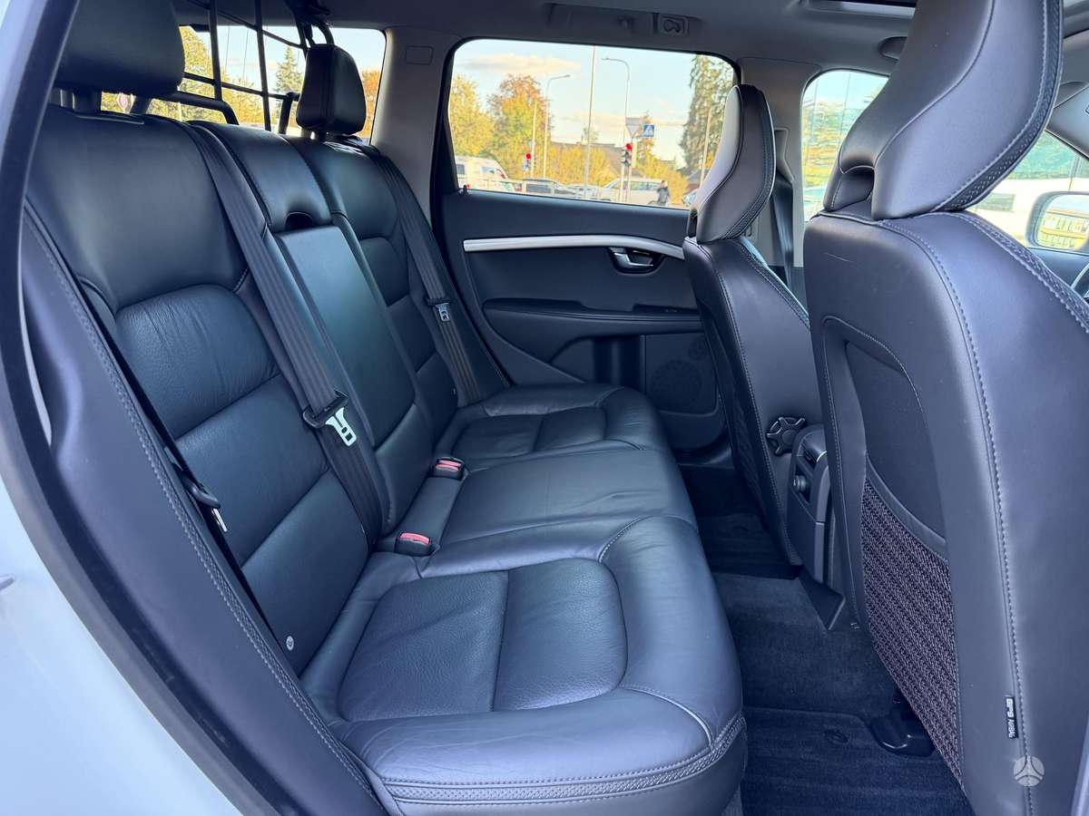 Volvo XC70, 2.4 l., wagon