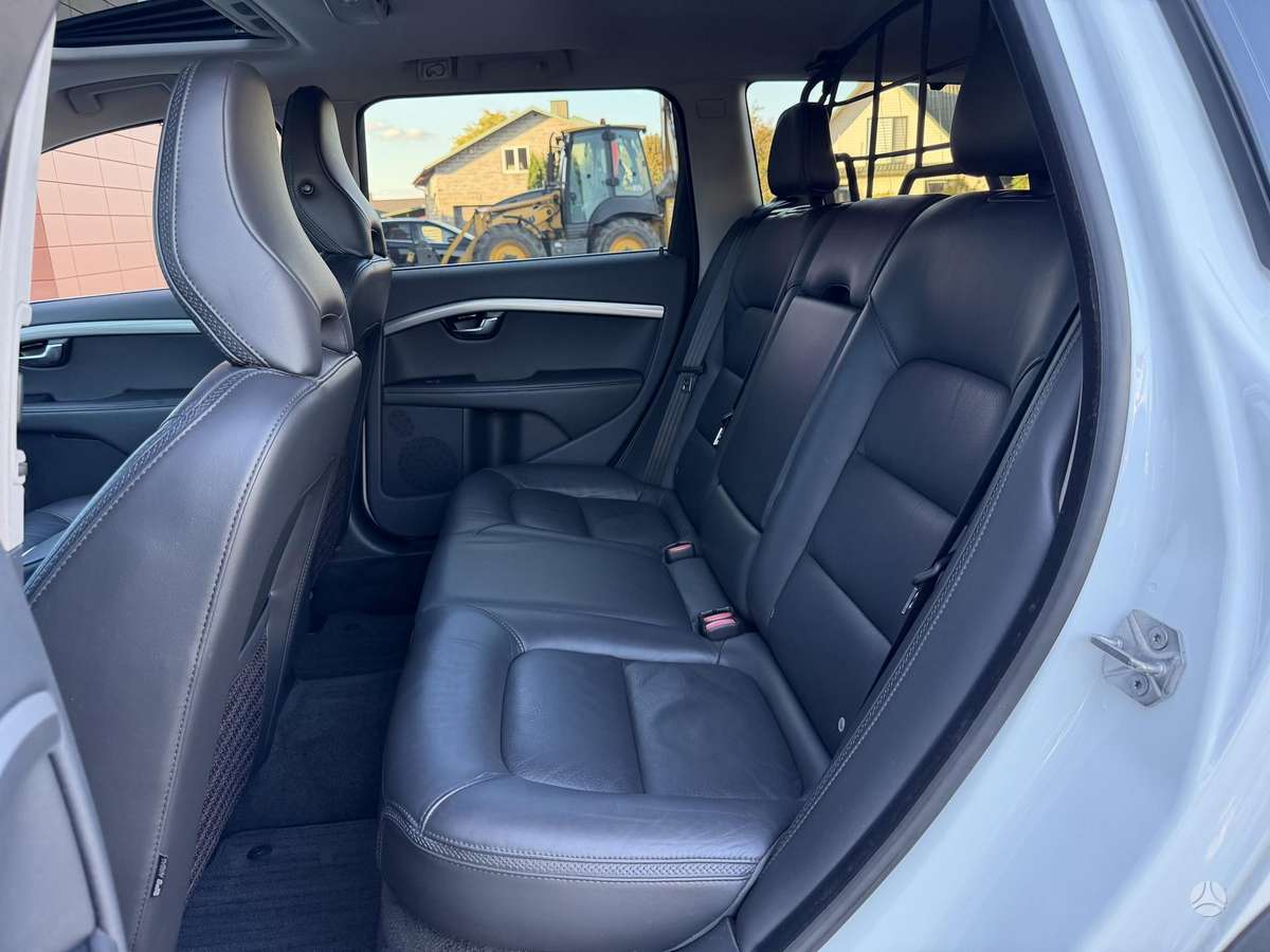 Volvo XC70, 2.4 l., wagon