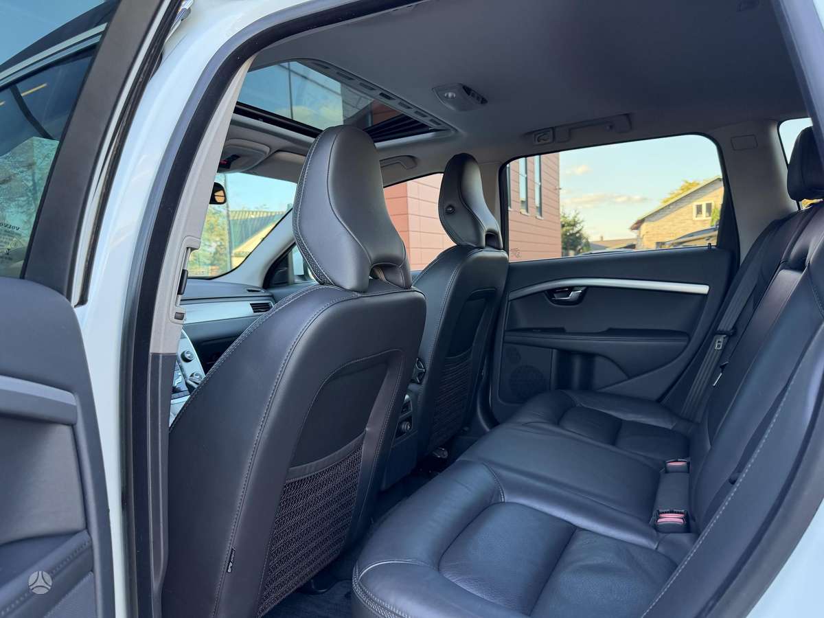 Volvo XC70, 2.4 l., wagon