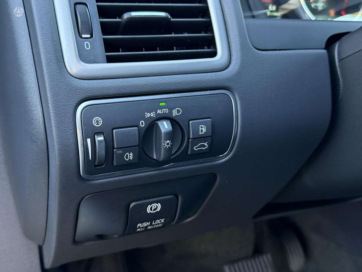 Volvo XC70, 2.4 l., wagon