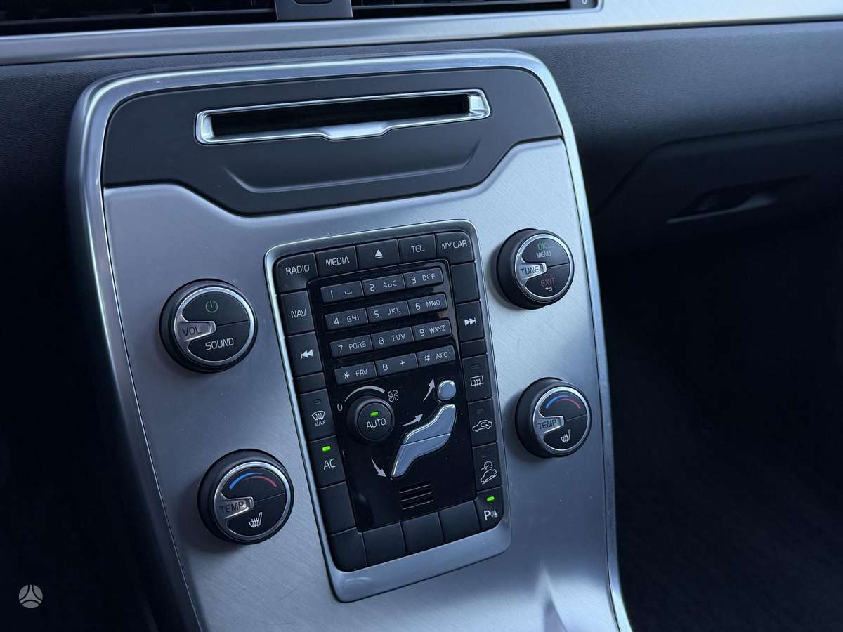 Volvo XC70, 2.4 l., wagon