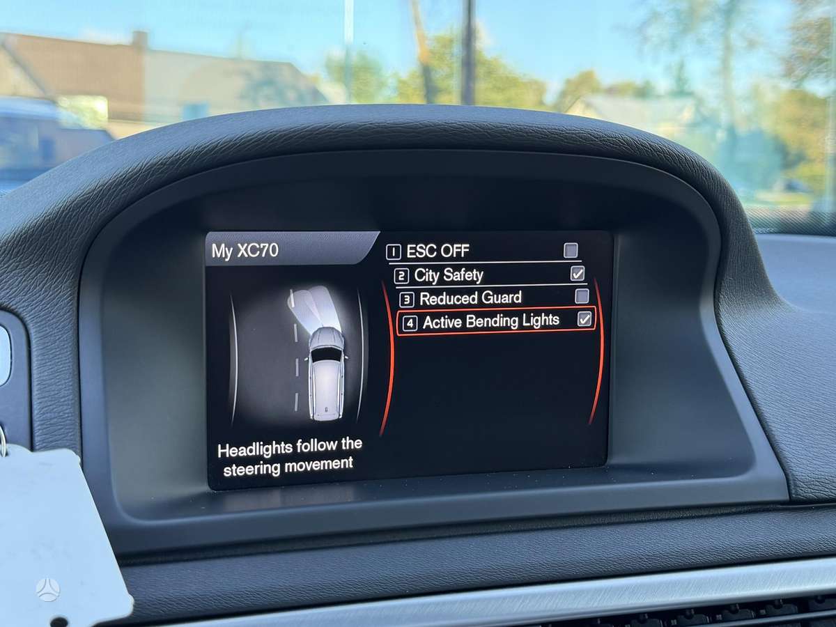 Volvo XC70, 2.4 l., wagon