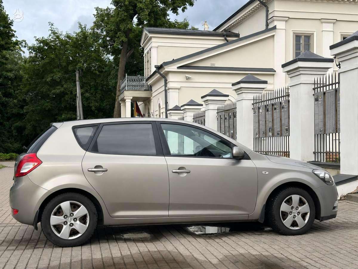Kia Ceed, 1.6 l., Хэтчбек