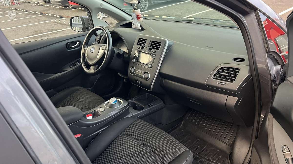 Nissan Leaf, 24 kWh, hatchback