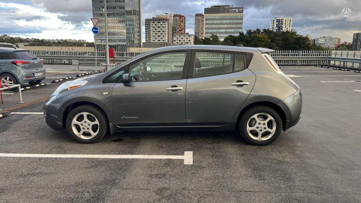 Nissan Leaf, 24 kWh, hatchback