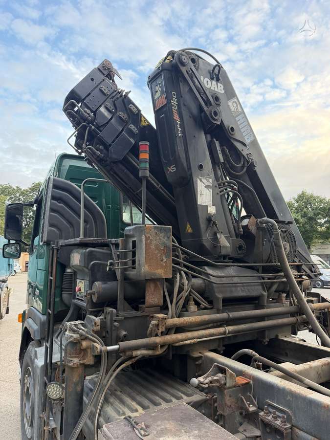 Volvo FM300, dumpers with crane