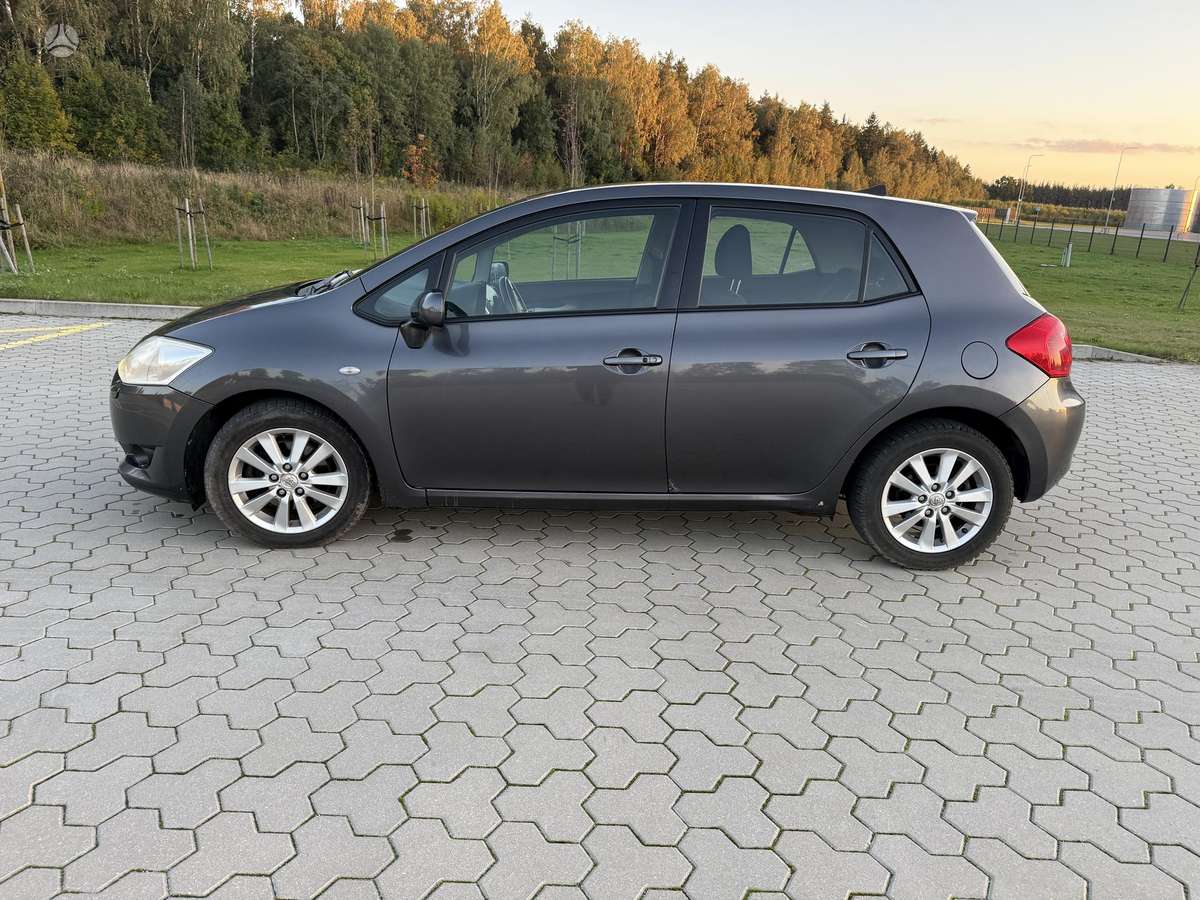 Toyota Auris, 2.0 l., hatchback