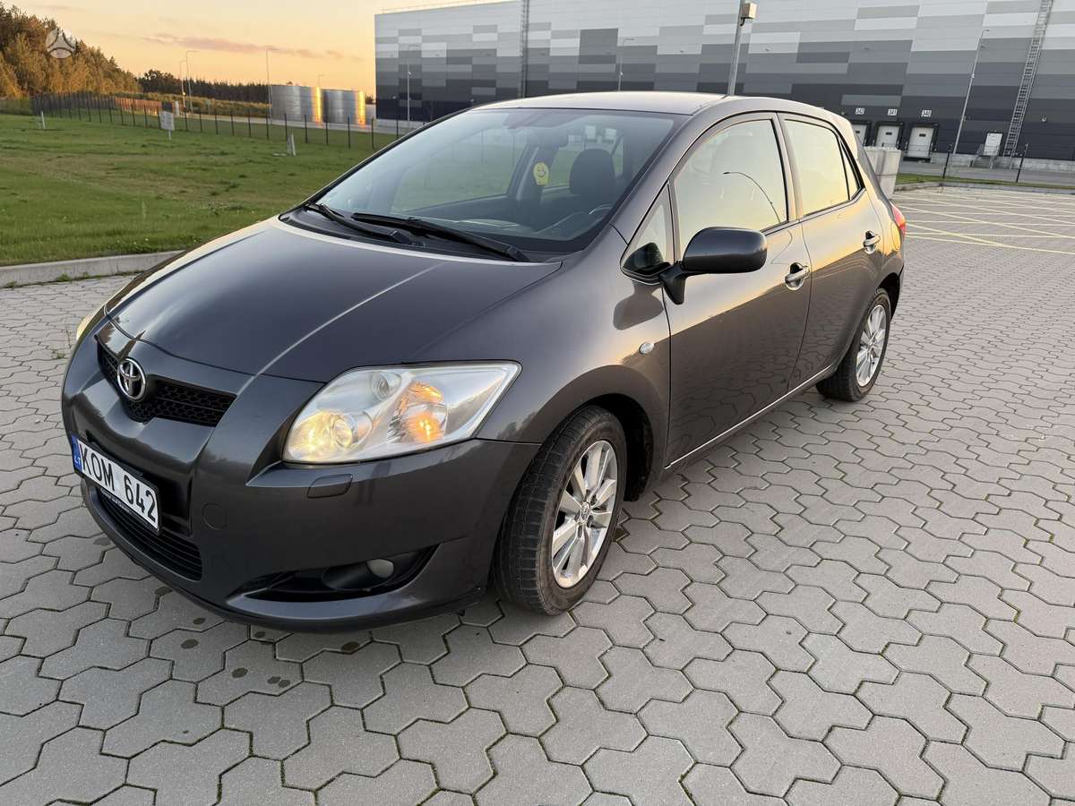 Toyota Auris, 2.0 l., hatchback