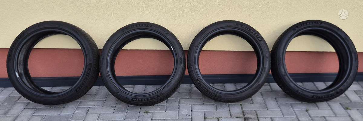 Michelin PILOT ALPIN 5, winter 235/40 R19