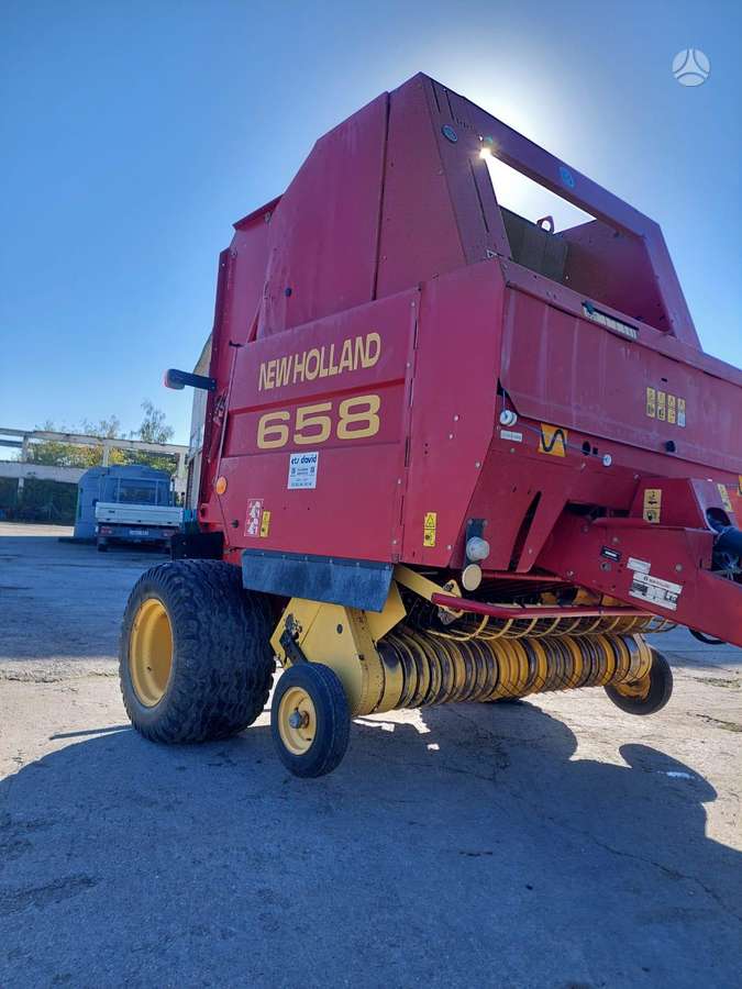 New Holland BR 658, balers