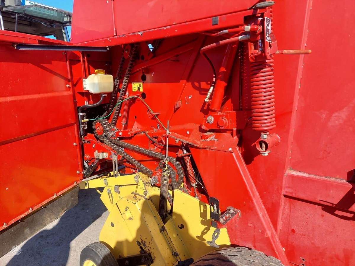 New Holland BR 658, balers