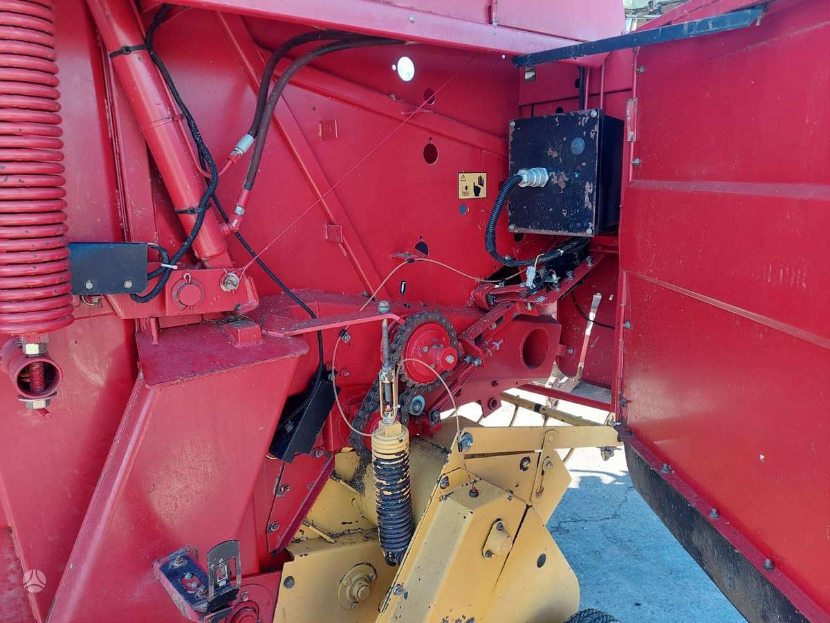 New Holland BR 658, balers