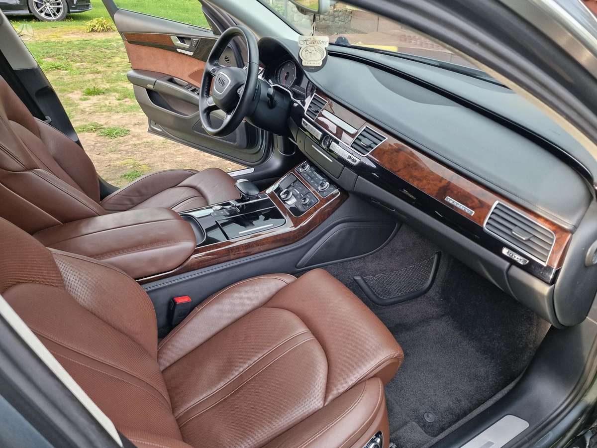 Audi A8, 3.0 l., Седан