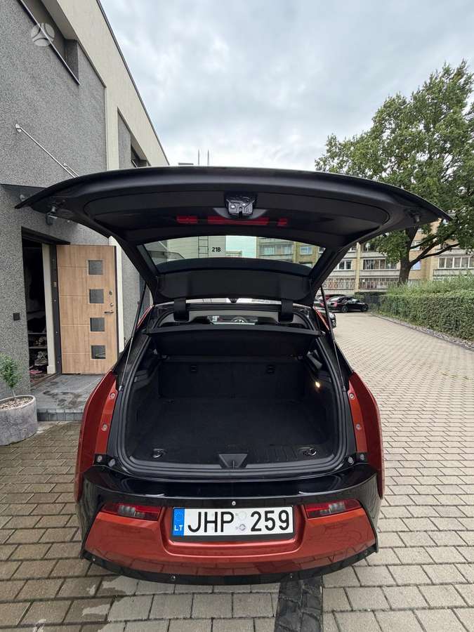 BMW i3, Хэтчбек