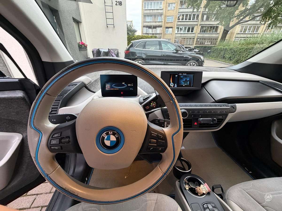 BMW i3, hatchback
