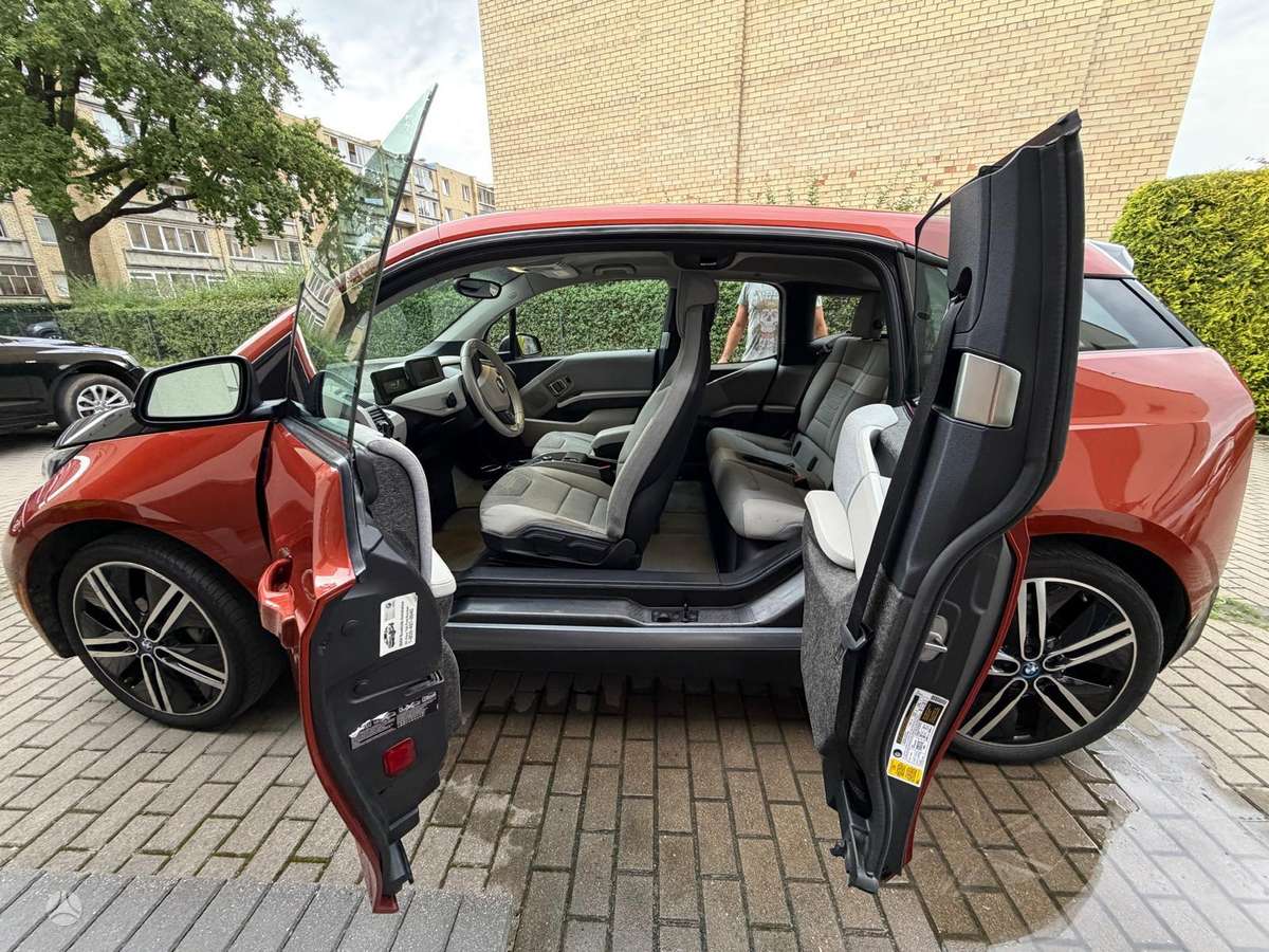 BMW i3, hatchback