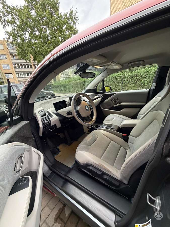 BMW i3, Хэтчбек
