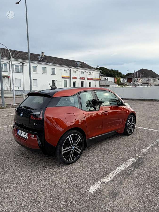 BMW i3, Хэтчбек