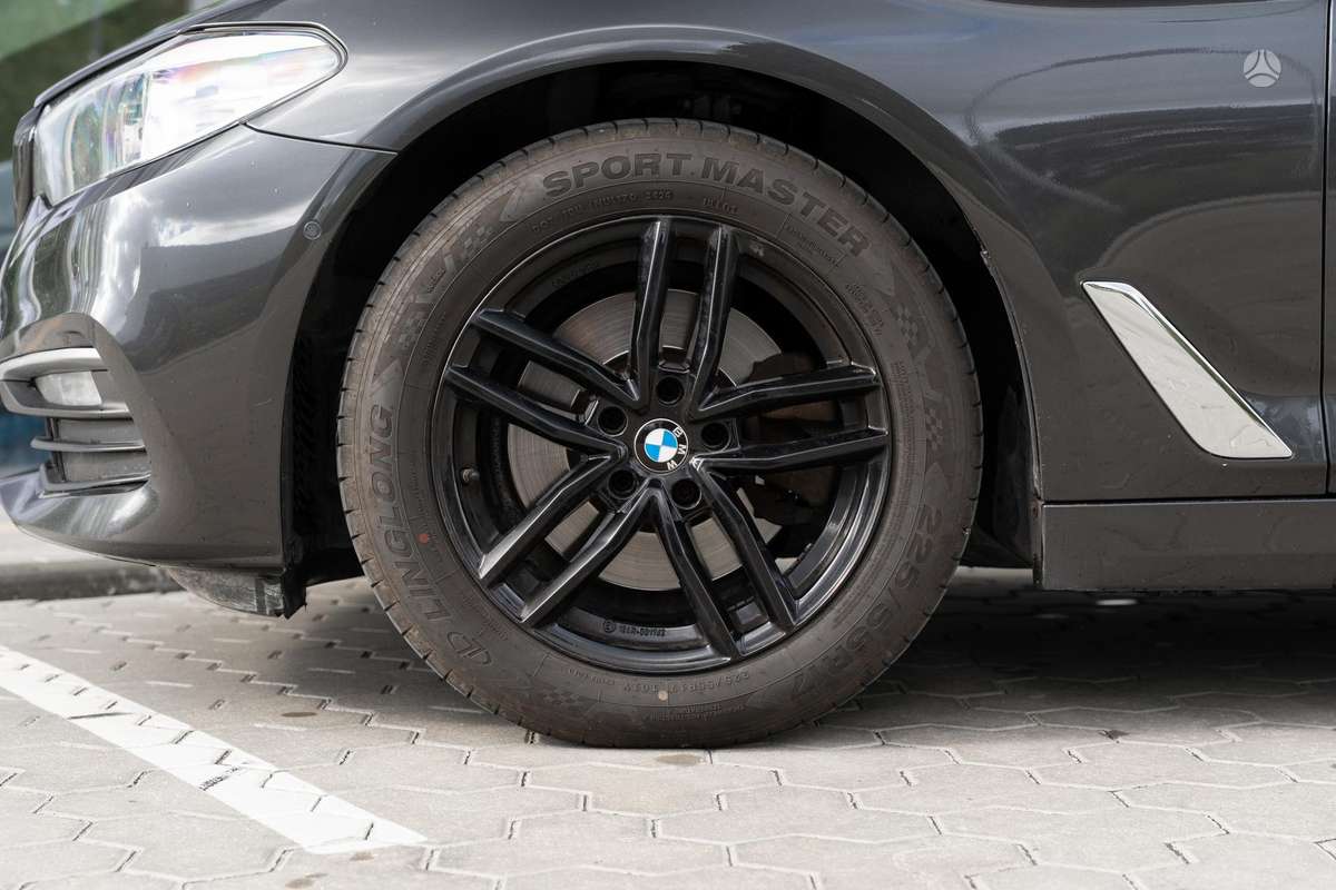 BMW 520, 2.0 l., Седан