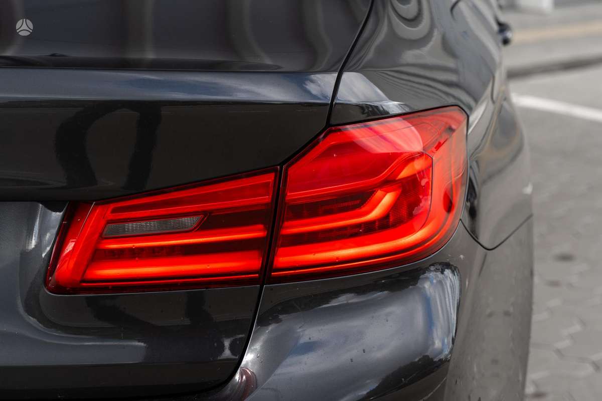 BMW 520, 2.0 l., Седан