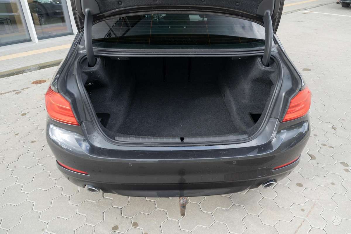 BMW 520, 2.0 l., Седан