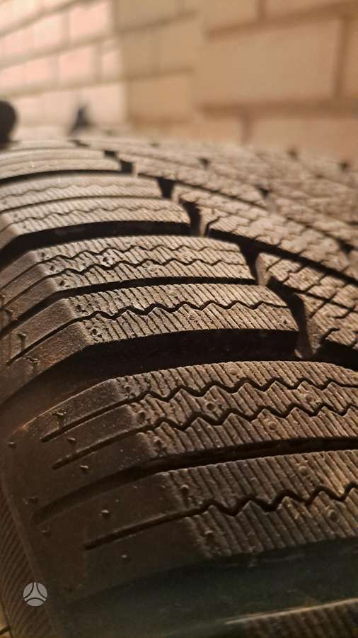 Zmax, universalios 215/45 R18