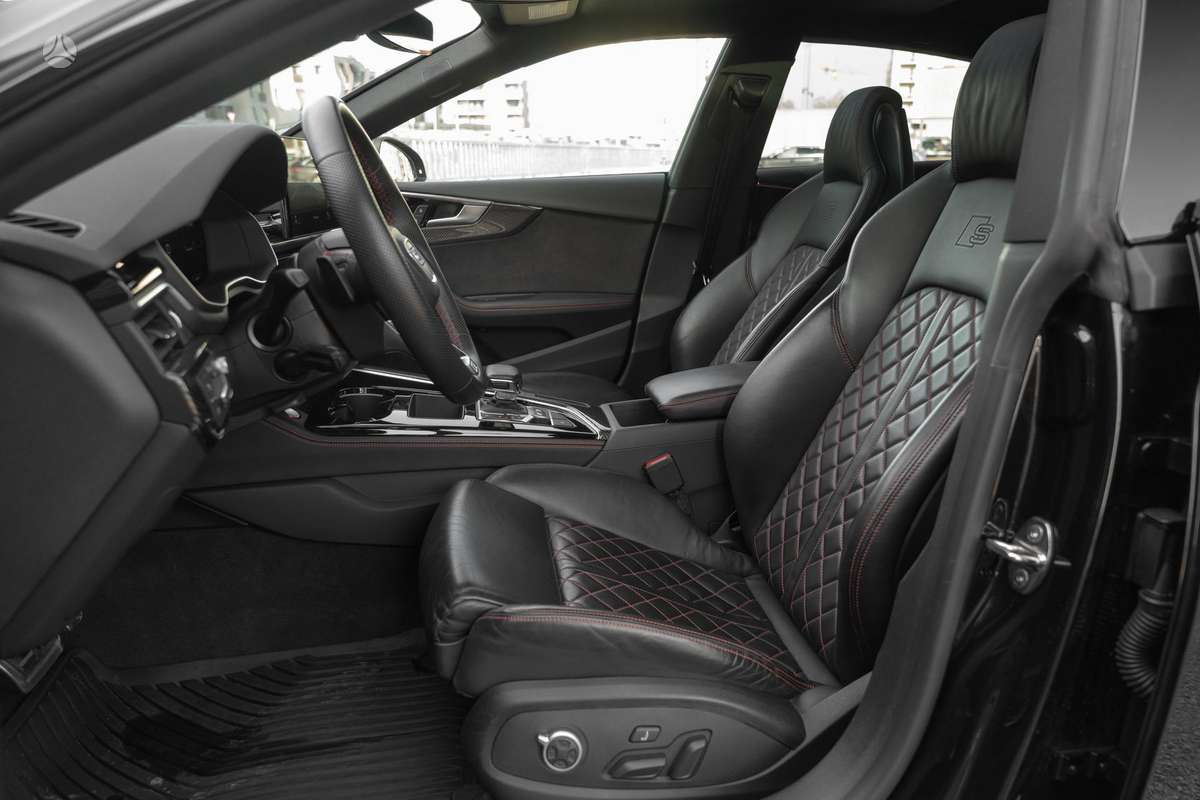 Audi S5, 3.0 l., Седан