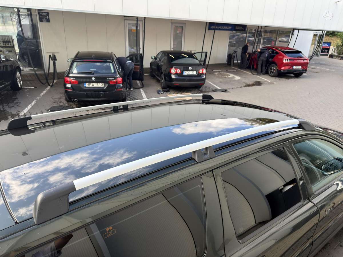 Volvo XC70, 2.4 l., wagon
